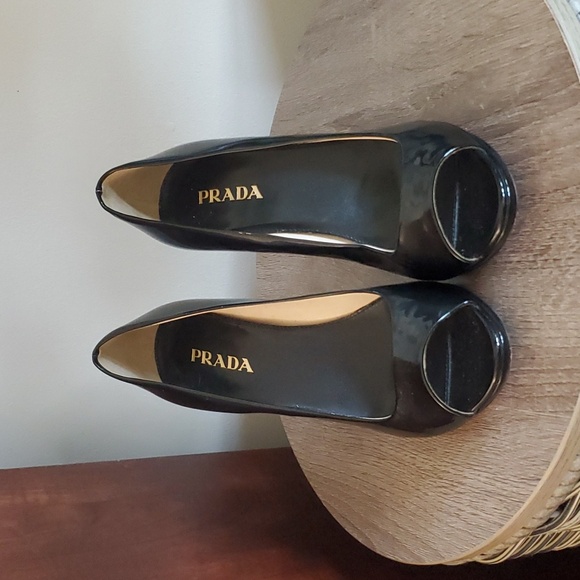Prada pumps - Picture 2 of 3